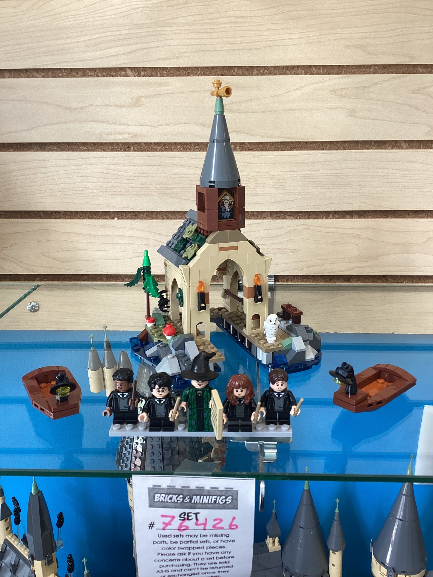 76426 Hogwarts Castle Boathouse - USED