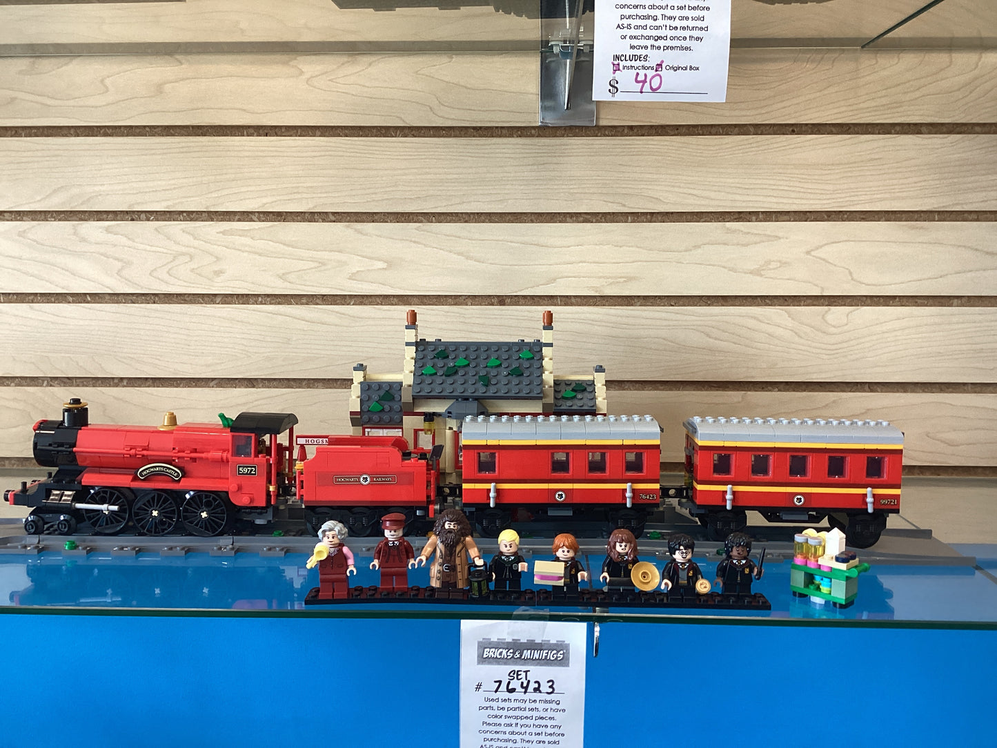 76423 Hogwarts Express ™ Train Set with Hogsmeade Station - USED