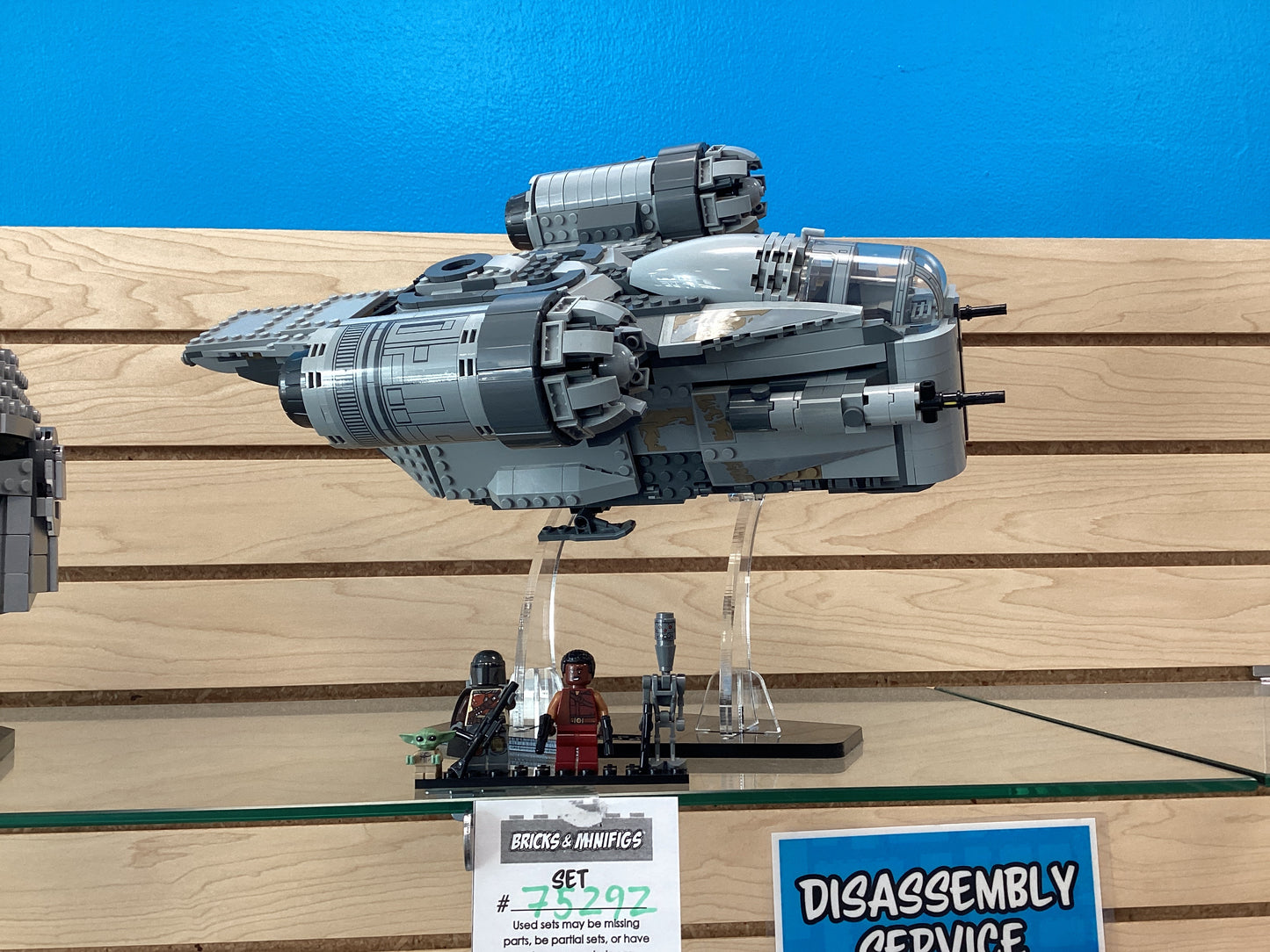 75292 The Razor Crest (The Mandalorian Bounty Hunter Transport) - USED