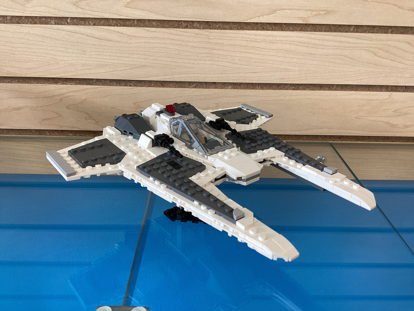 75348 Mandalorian Fang Fighter vs. TIE Interceptor