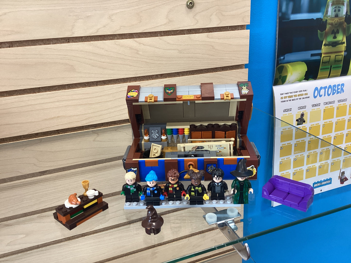 76399 Hogwarts Magical Trunk - USED