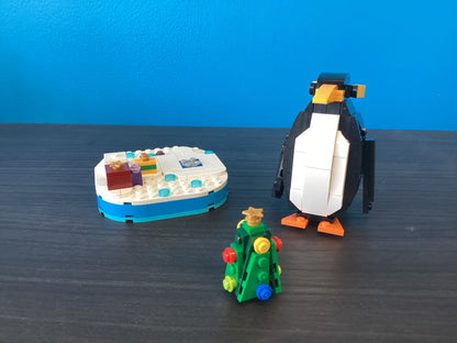 40498 Christmas Penguin - USED