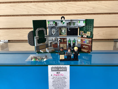 76410 Slytherin House Banner - USED