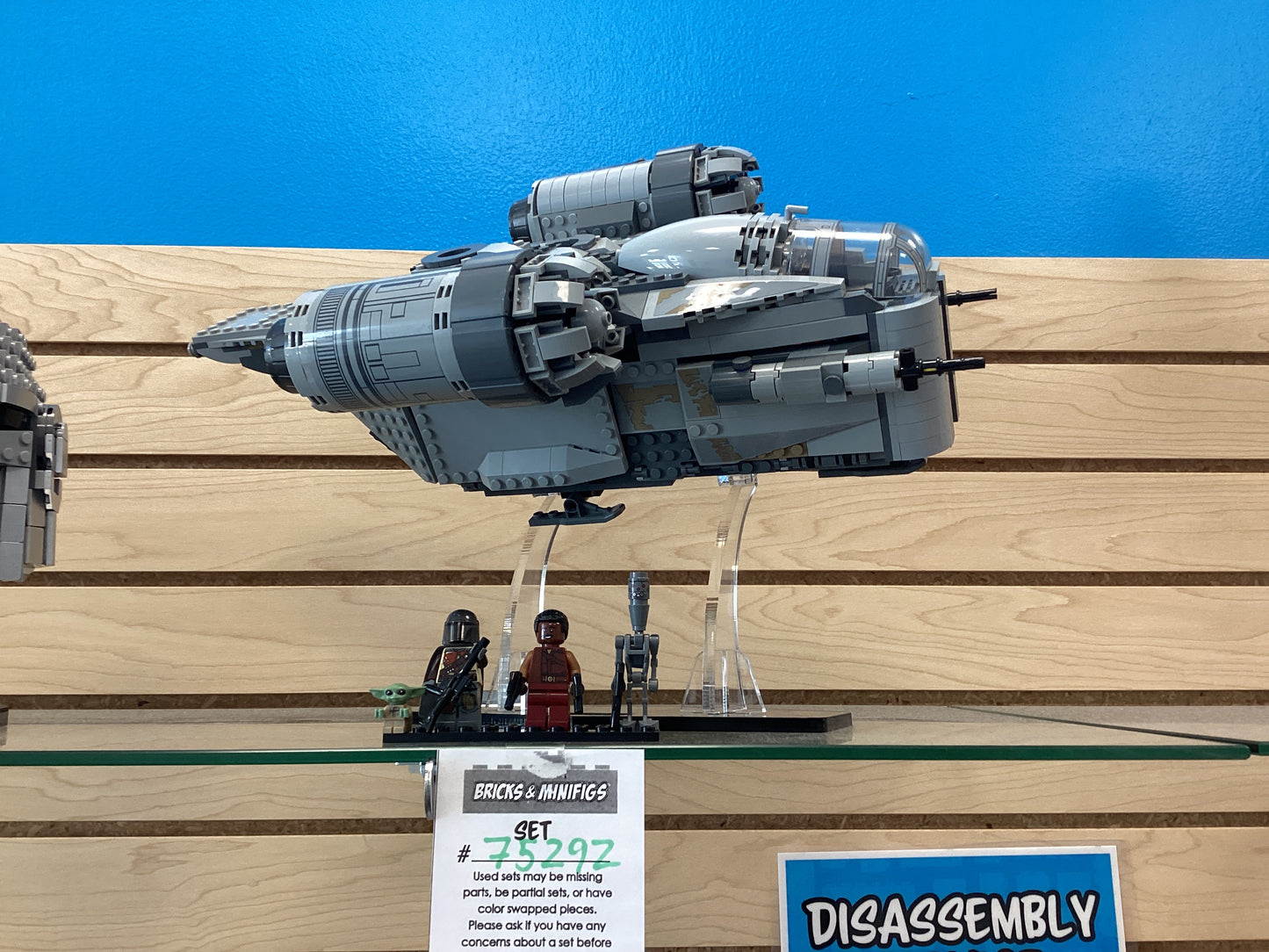 75292 The Razor Crest (The Mandalorian Bounty Hunter Transport) - USED