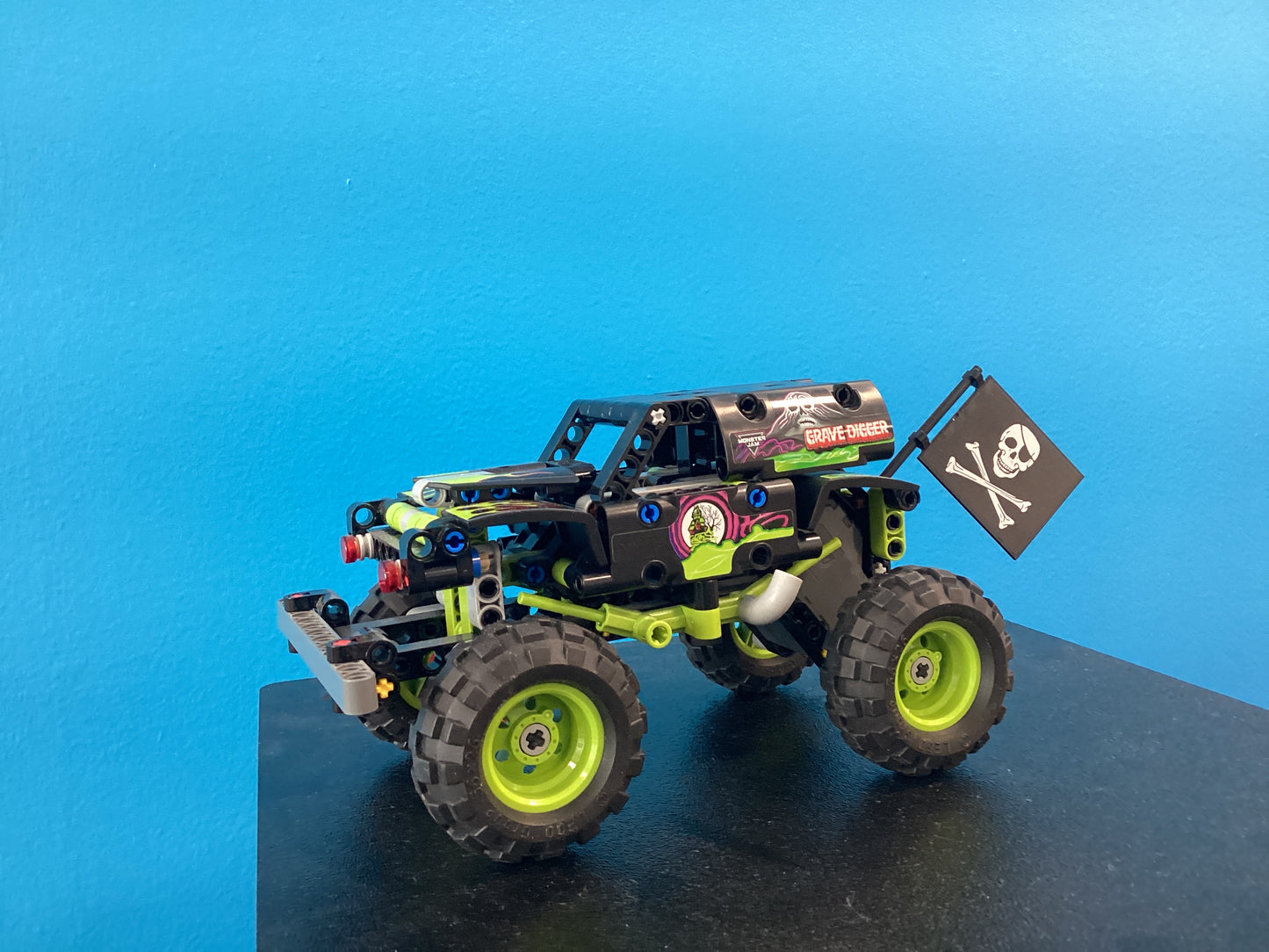 42118 Monster Jam Grave Digger - USED